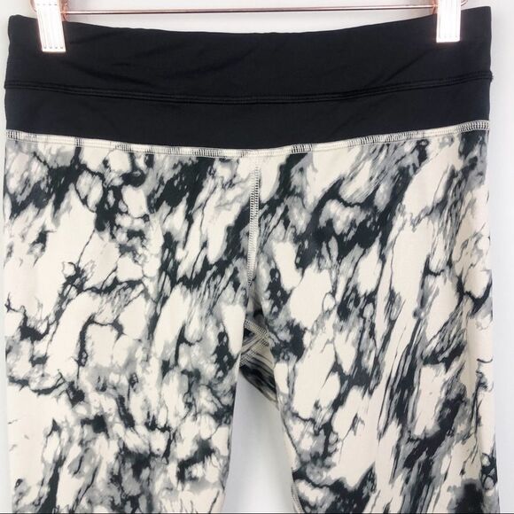 LULULEMON | Inspire Crop II Tie Dye Leggings Women’s Size 6 - Picture 4 of 13